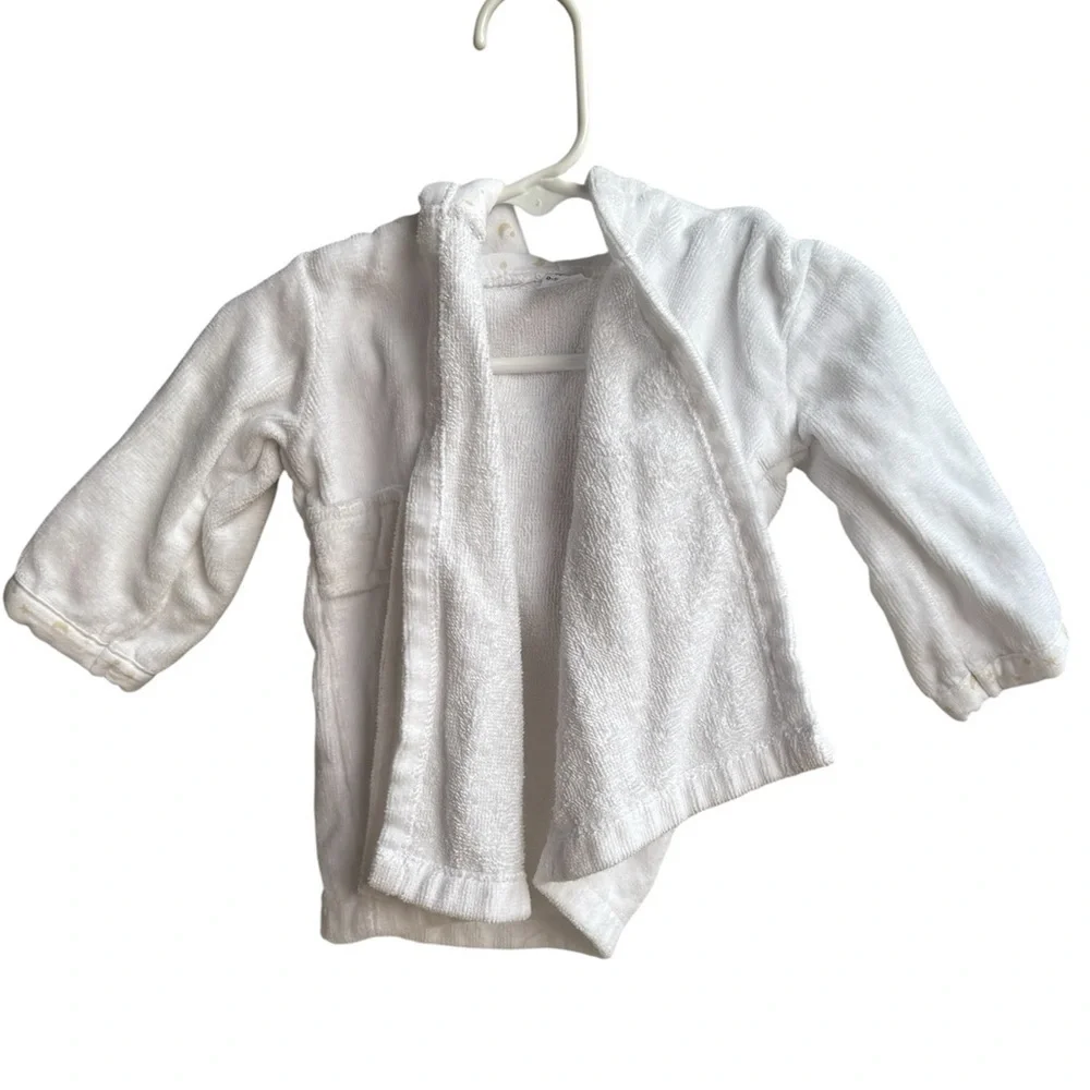 Bay gown for babies essential size:0-9 months